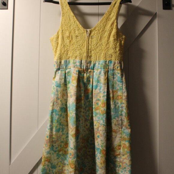 MAURICES EMPIRE WAIST FIT N FLARE DRESS ABSOLUTELY ADORABLE SIZE 7/8 - Picture 3 of 3